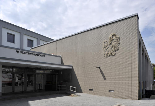 Main Entrance Law School Van't-Hoff-St. 8