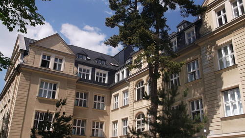 Boltzmannstraße 3 building