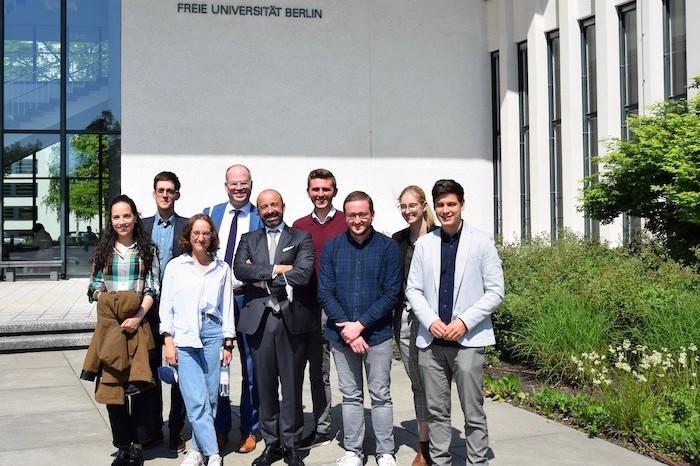 Gruppenfoto mit USG De Serpa Soares