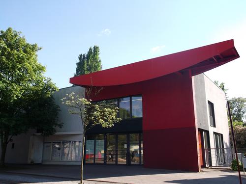 Gebäude der Studierendenverwaltung, Iltisstraße 1, U-Bahnhof Dahlem-Dorf