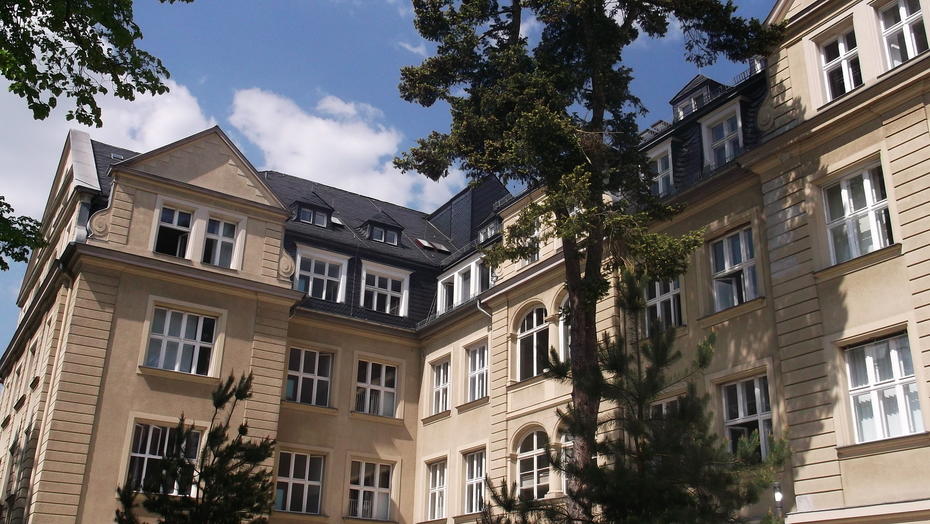 Building at Boltzmannstraße 3