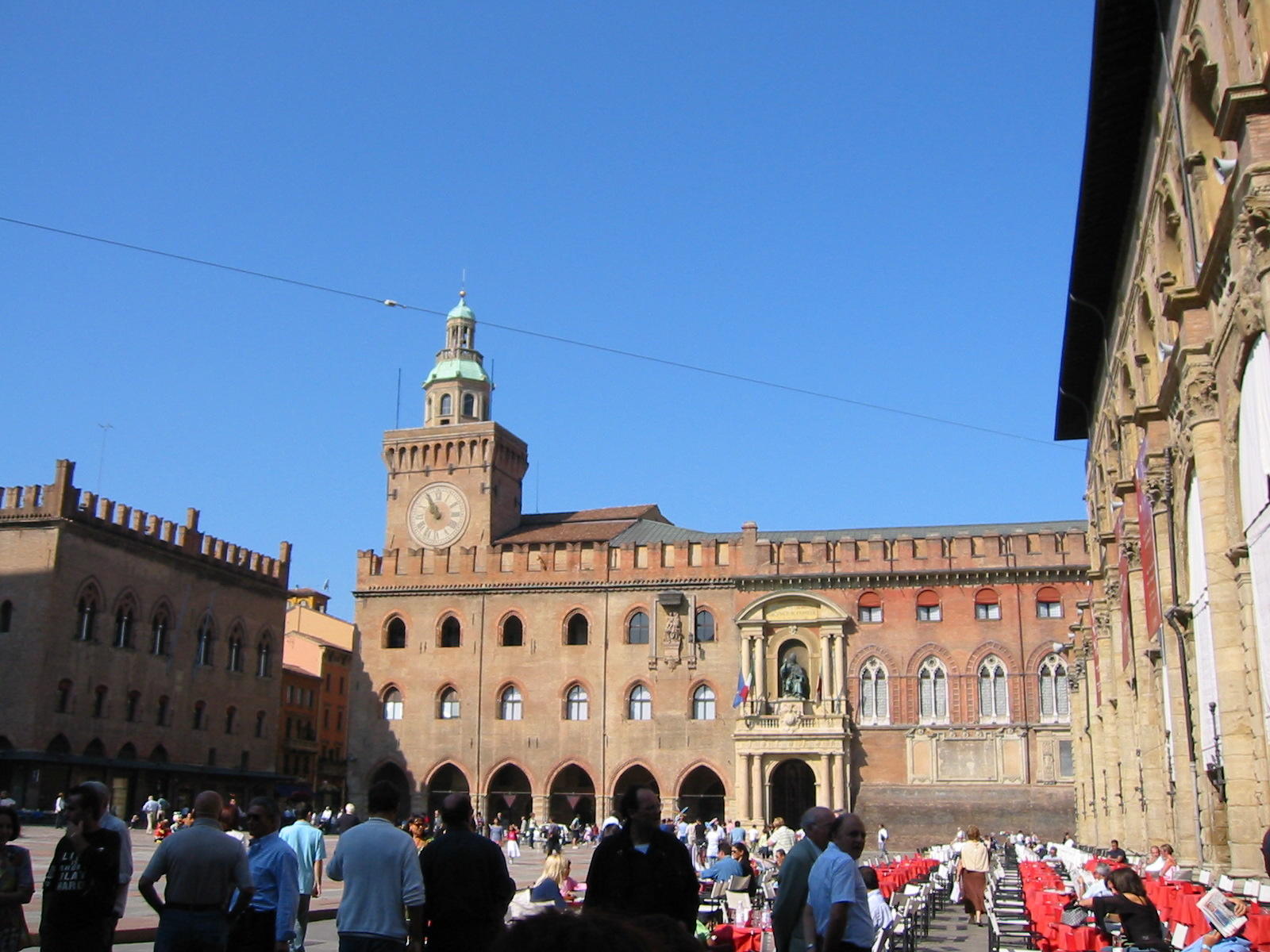 Die Alma Mater Studiorum im Herzen der Altstadt Bolognas wurde 1088 gegründet und gilt als die älteste Universität Europas.