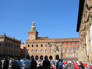 Die Alma Mater Studiorum im Herzen der Altstadt Bolognas wurde 1088 gegründet und gilt als die älteste Universität Europas.
