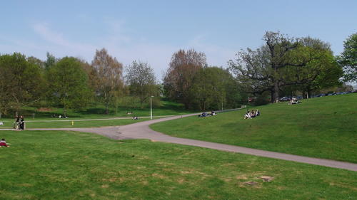 Die University of Essex ist eine Campus-Universität, die 20 Busminuten von der Kleinstadt Colchester und ca. 1,5 Stunden von London entfernt ist.