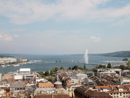Der Jet d'eau im Genfer See - das Wahrzeichen der Stadt