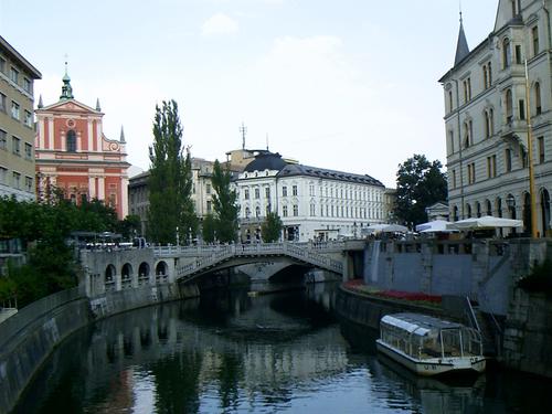 Die Altstadt von Ljubljana an der Ljubljanica