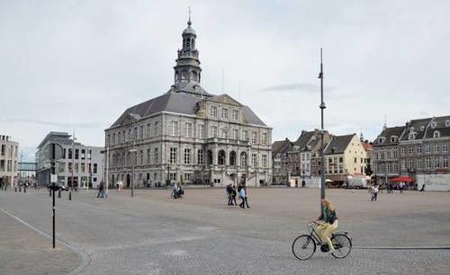 Das Rathaus von Maastricht auf dem Marktplatz