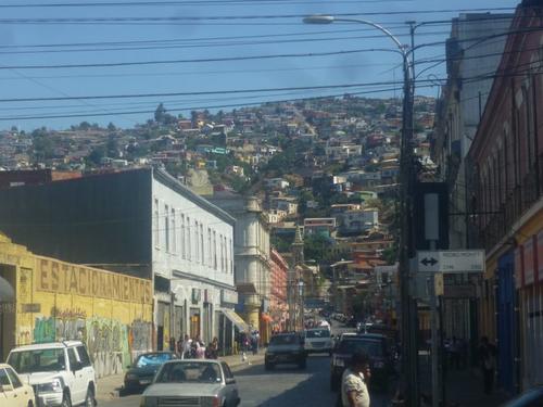 Die berühmten Cerros in der Agglomeration Valparaíso/Viña del Mar, dem kulturellen Zentrum Chiles am Pazifik