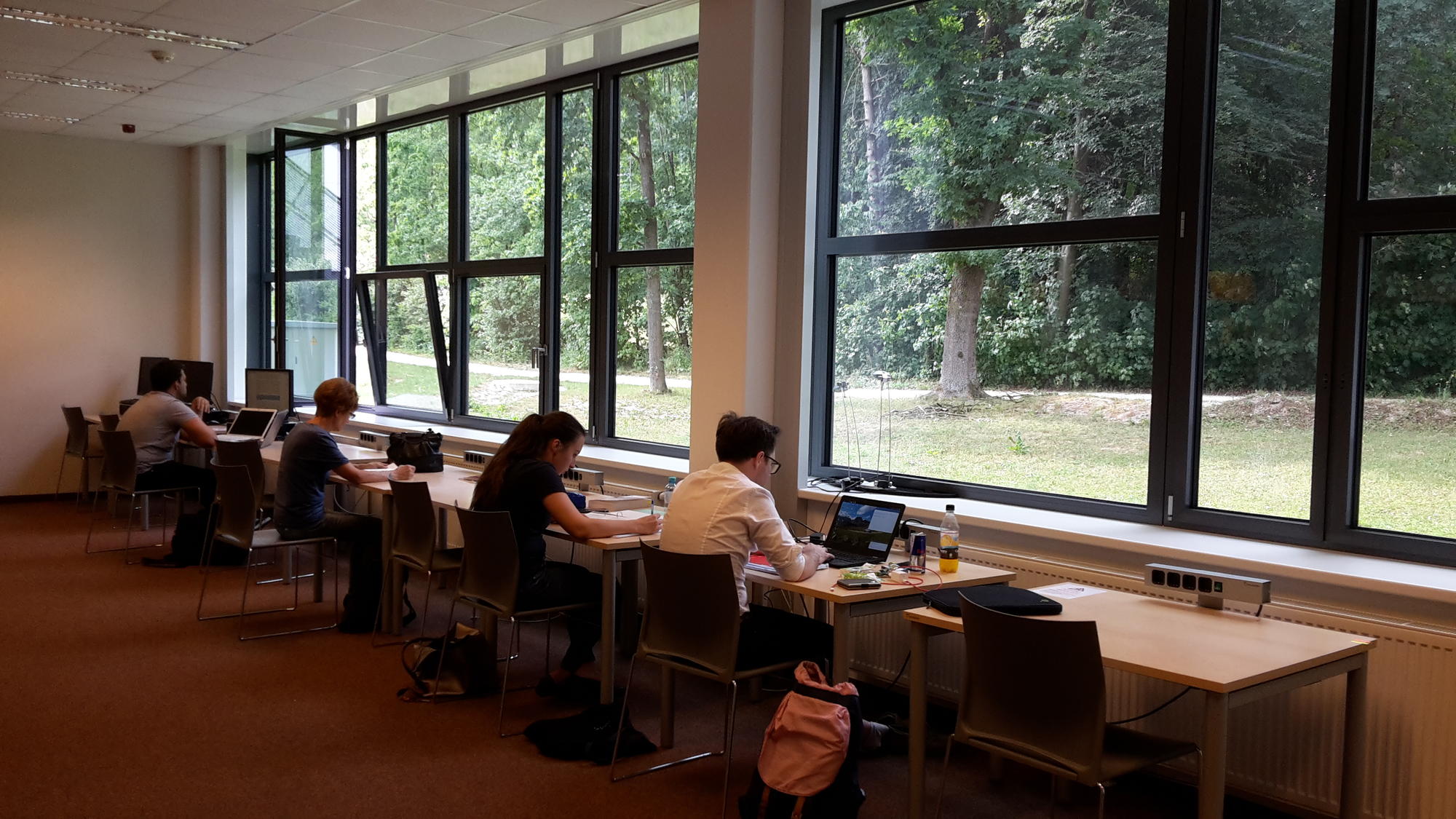 In der Bibliothek der Johannes Kepler Universität Linz