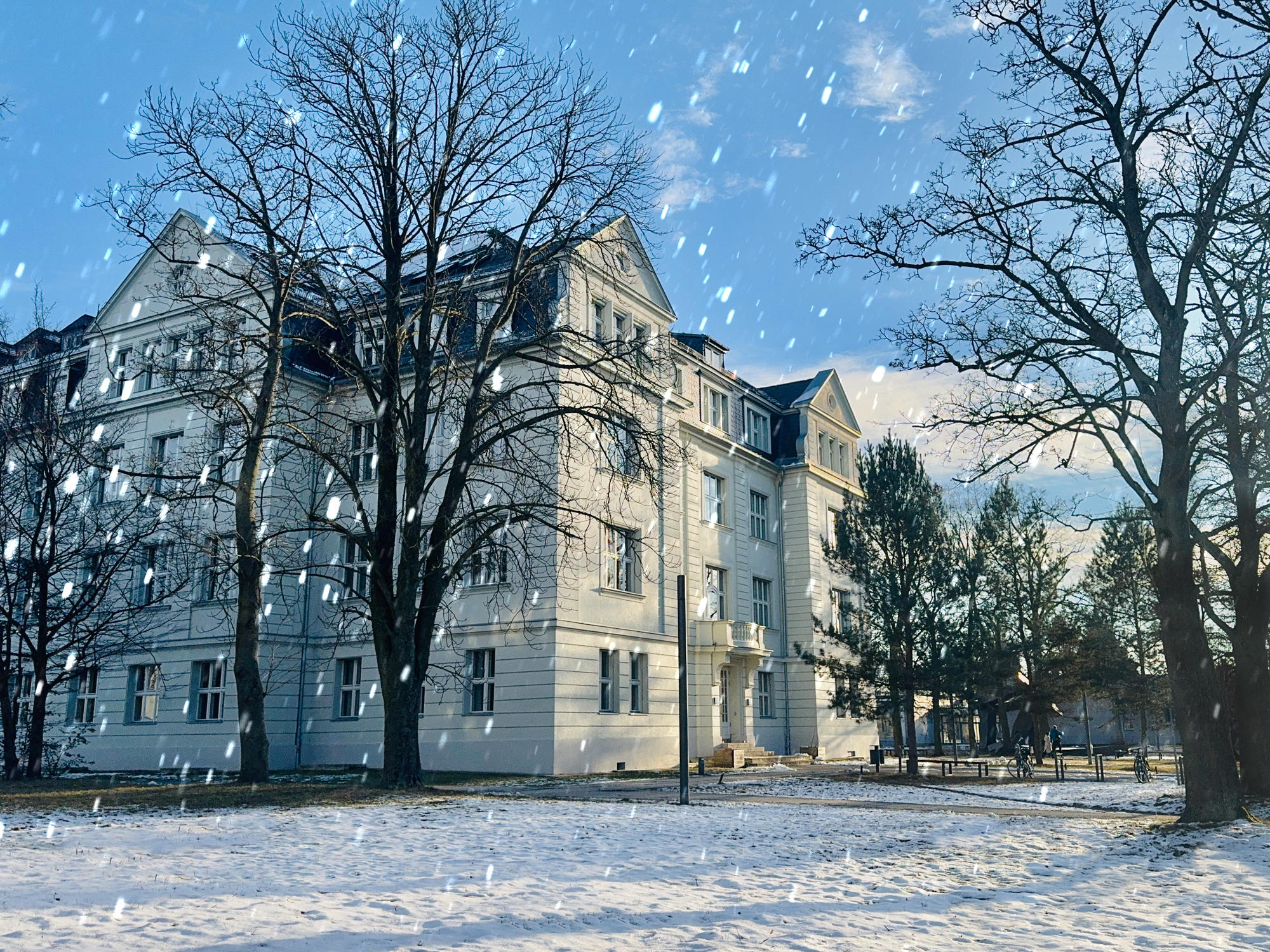 Die Boltzmannstraße 3 im Winter