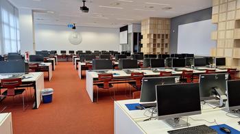 E-Examination Center Fabeckstraße Prüfungsraum